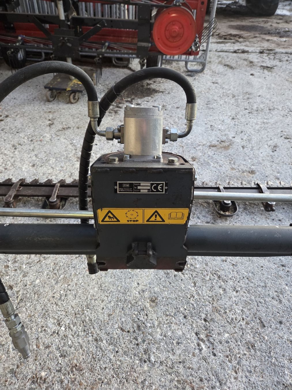 Accessoires tracteur, véhicule agricole: Doppelmesserbalken ESM Sewitech 2.4m – D'occasion à Willerzell par KEMW 4