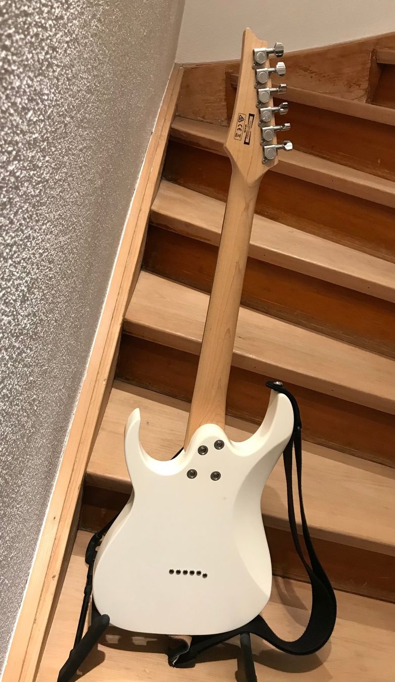 Ibanez Musikinstrumente: Ibanez GRGM21-WH E-Guitar Micro – Gebraucht aus Kesswil von  2