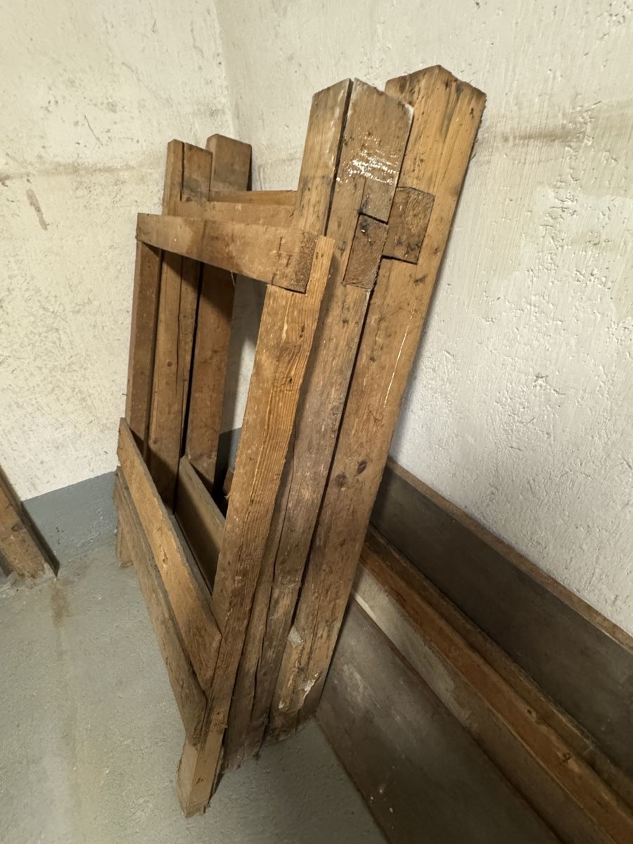 Articoli in legno: Holz zum Abgeben – Difettoso da Bern venduto da Allotar 1
