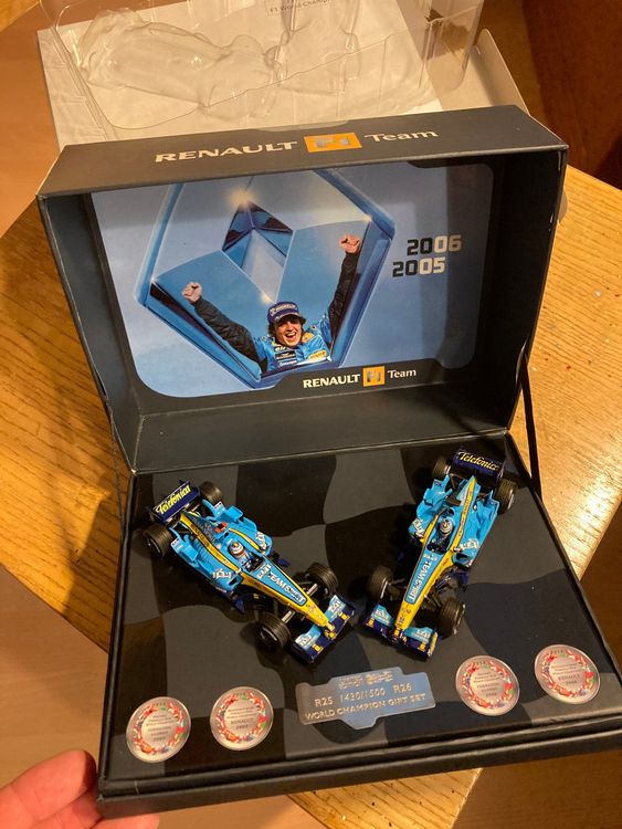 MINICHAMPS 400030034 Renault R23 3rd driver 2003 A. McNish 1/43