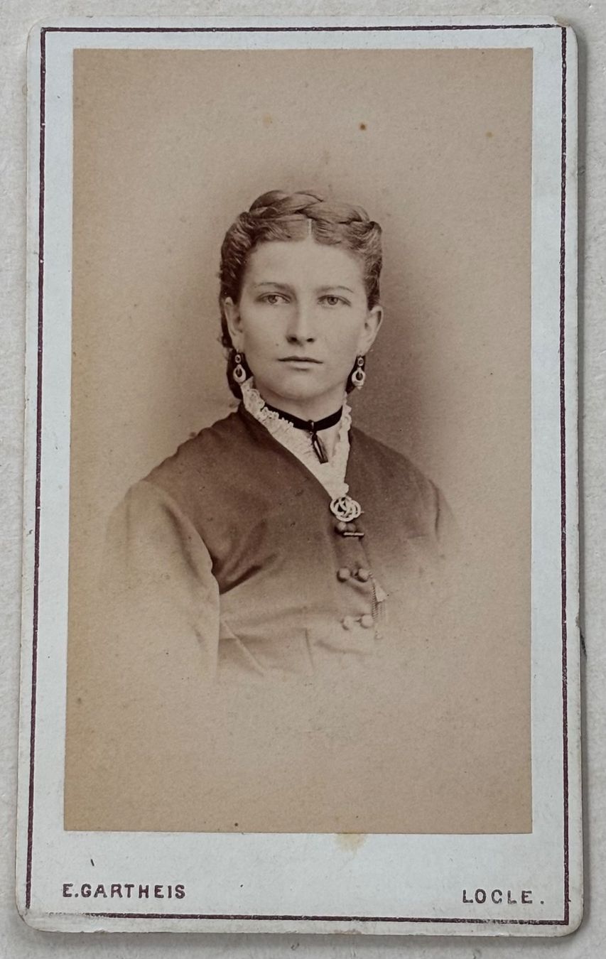 Ansichtskarten: CDV E. Gartheis, Le Locle - Frau, Mode – Gebraucht aus Frauenfeld von Merk52