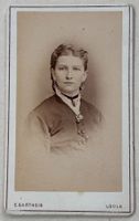 CDV E. Gartheis, Le Locle - Frau, Mode