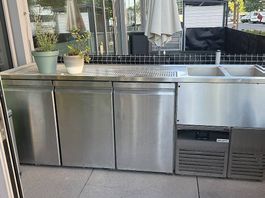 Comptoir à bière PREMIUM - 2500x700mm - 3 portes