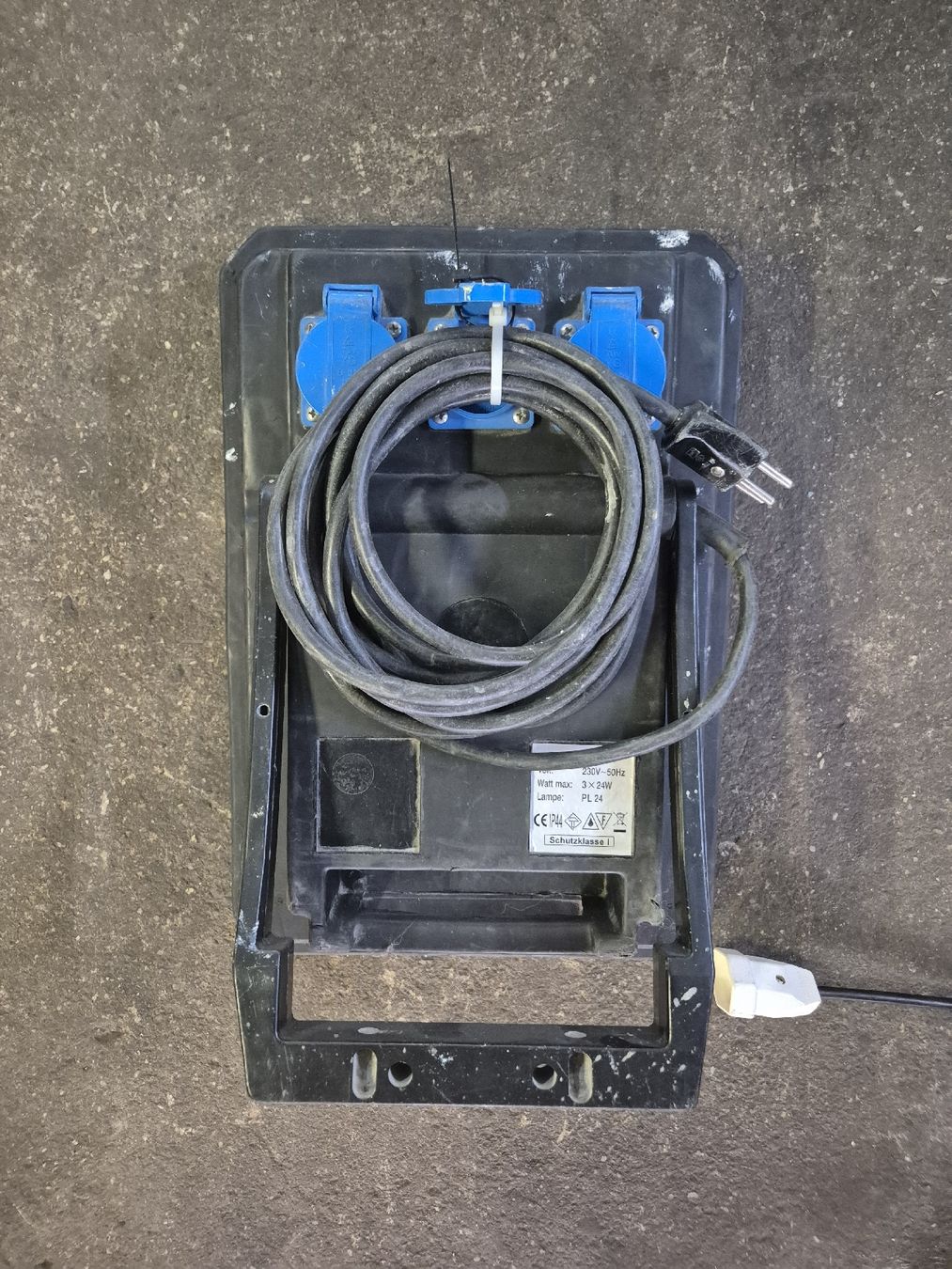 Lampen: Baustrahler mit Stecker – Gebraucht aus Gossau SG von Aeromax 3