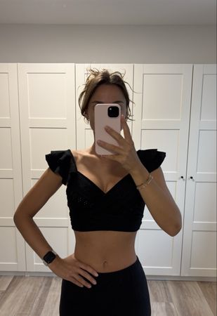 Crop Top schwarz Rüschen Grösse S 