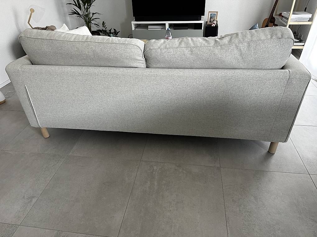 Ikea Divani: Canapé 3 places IKEA beige confortable – Usato da Peseux venduto da J_avi 3
