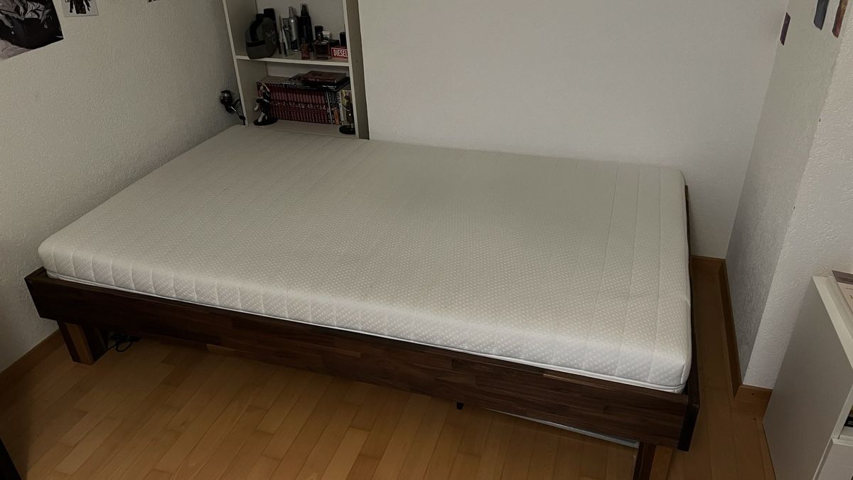 Micasa Letti: Cadre de lit, Sommier, et matelas – Usato da Rolle venduto da yvan634