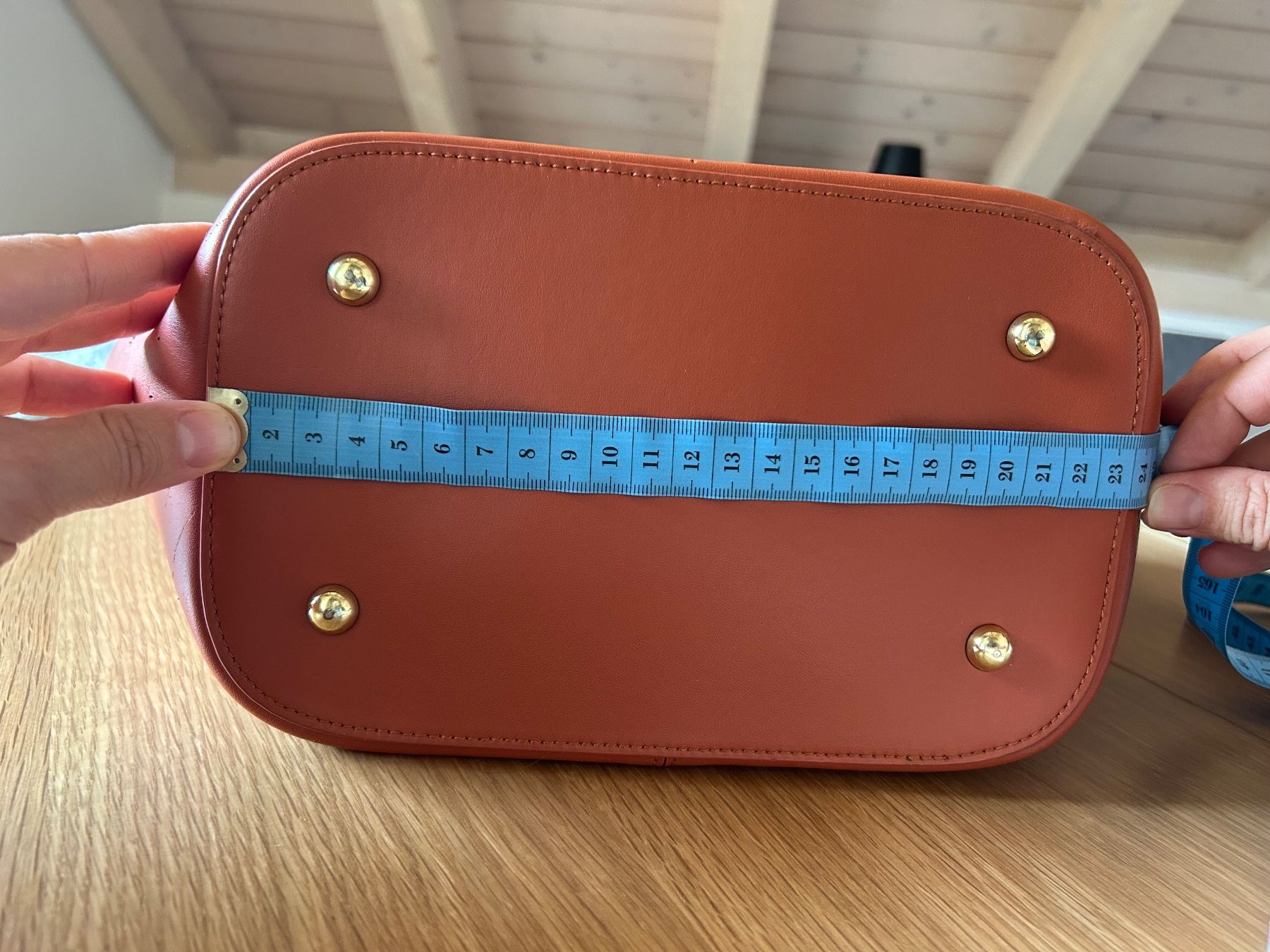 Borse da donna: Unique Burnt-Orange Tote Bag – Usato da Horgen venduto da Olga 7
