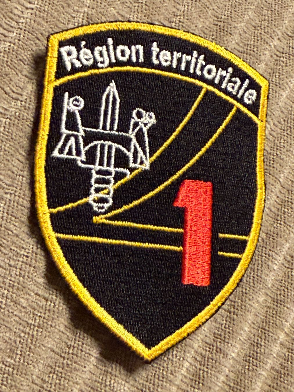 Schweizer Armee Placchette & Badge: A-Badge: Région Territoriale 1 - Schweizer Armee – Usato da Brütten venduto da Hst1