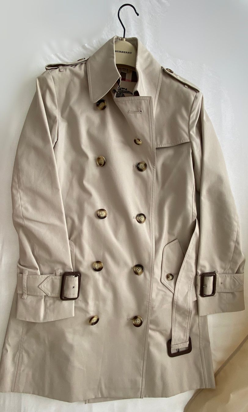 Burberry Cappotti: Burberry trench coat – Nuovo (secondo la descrizione) da Zurich venduto da ogidko