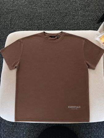 T-Shirt Essentials braun Grösse L neuwertig