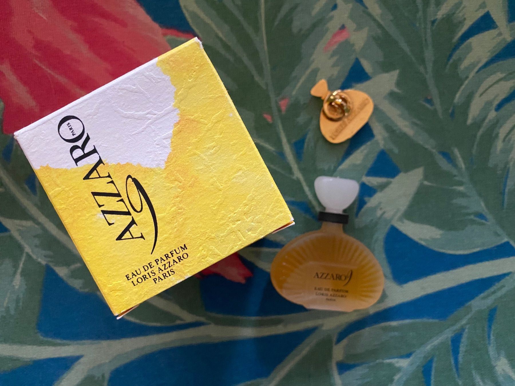 Azzaro Parfums & Eau de Toilette: Miniature Azzaro 9 avec pin's – Neuf avec emballage d'origine à Bouveret par wes_7zll 1