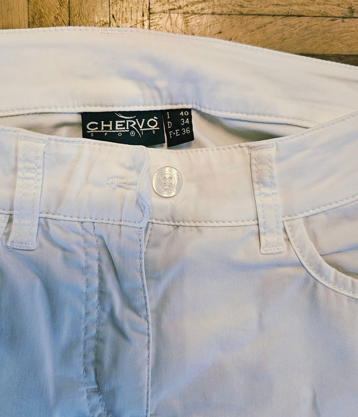 Pantaloni: Chervo Damenhose, weiss D34 Golf Hose – Usato da Füllinsdorf venduto da Sunnebliemli7 1