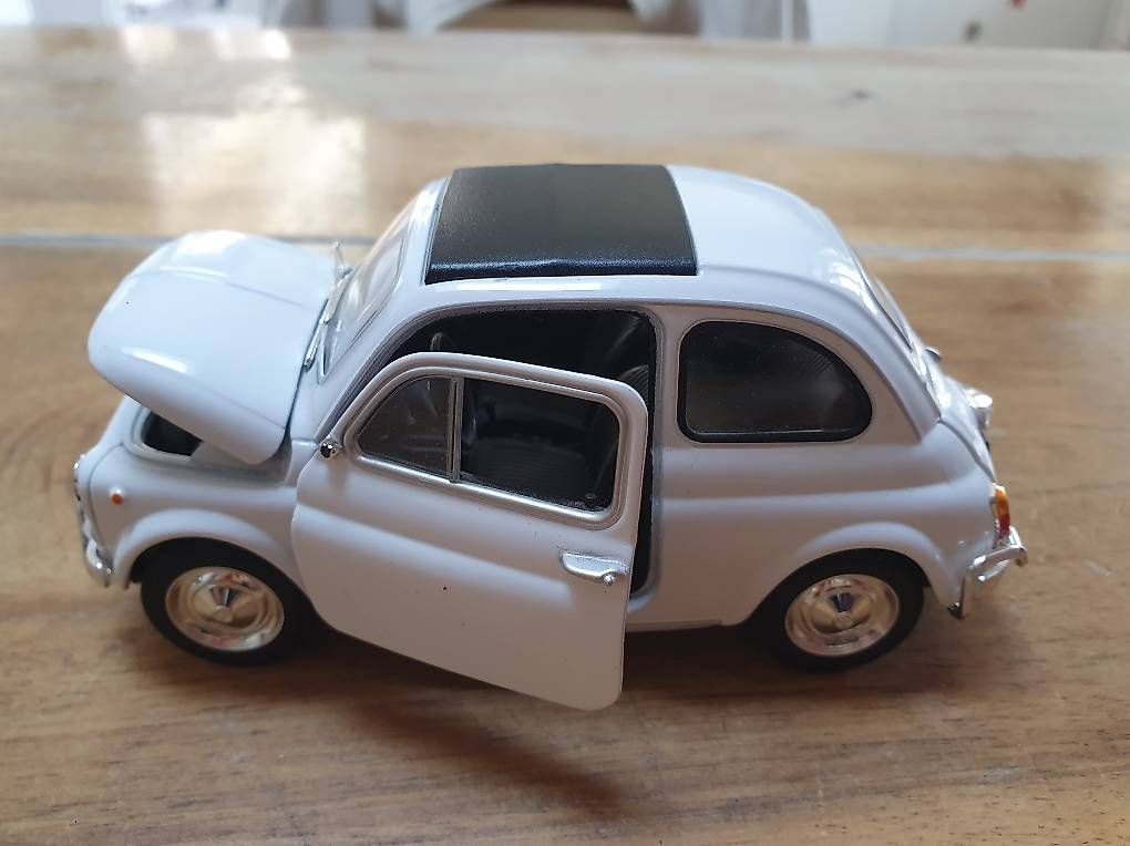 Fiat Modellini d'auto: Fiat nuova 500 – Usato da Mels venduto da Eventuell3
