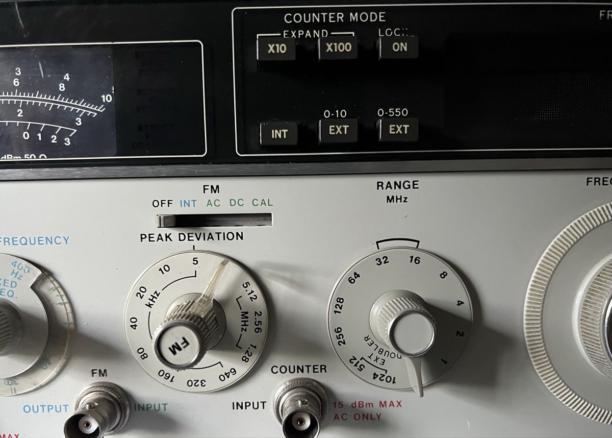 Hewlett Packard Messen: HP 8640B Signal Generator RF Messgerät Hewlett Packard top – Gebraucht aus Oberhofen Thun'see von SwissTreasure 4