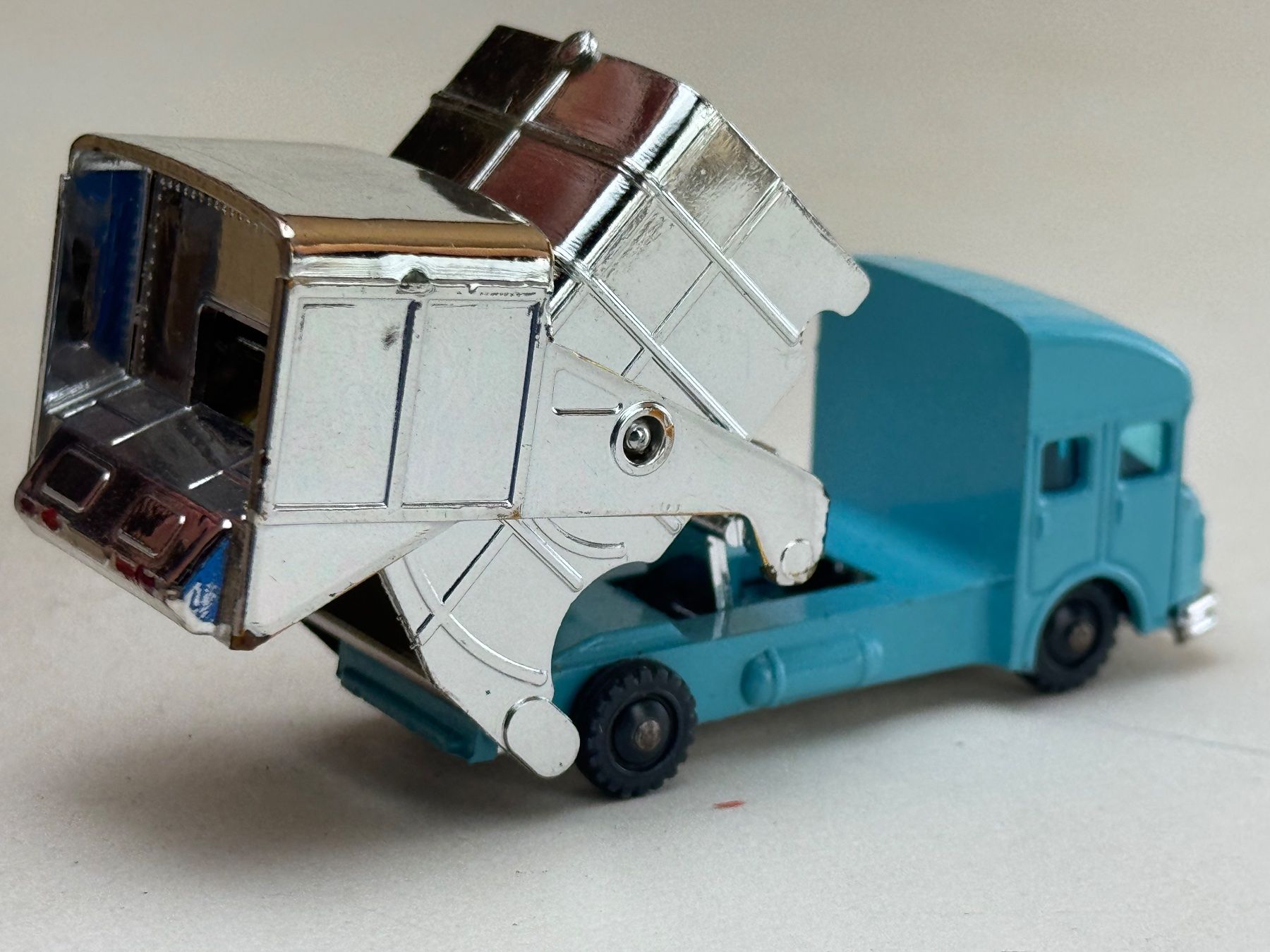 Brekina Modellini d'auto: EB- Husky Müllwagen blau/chrome – Usato da Elm venduto da Wikmtz 2