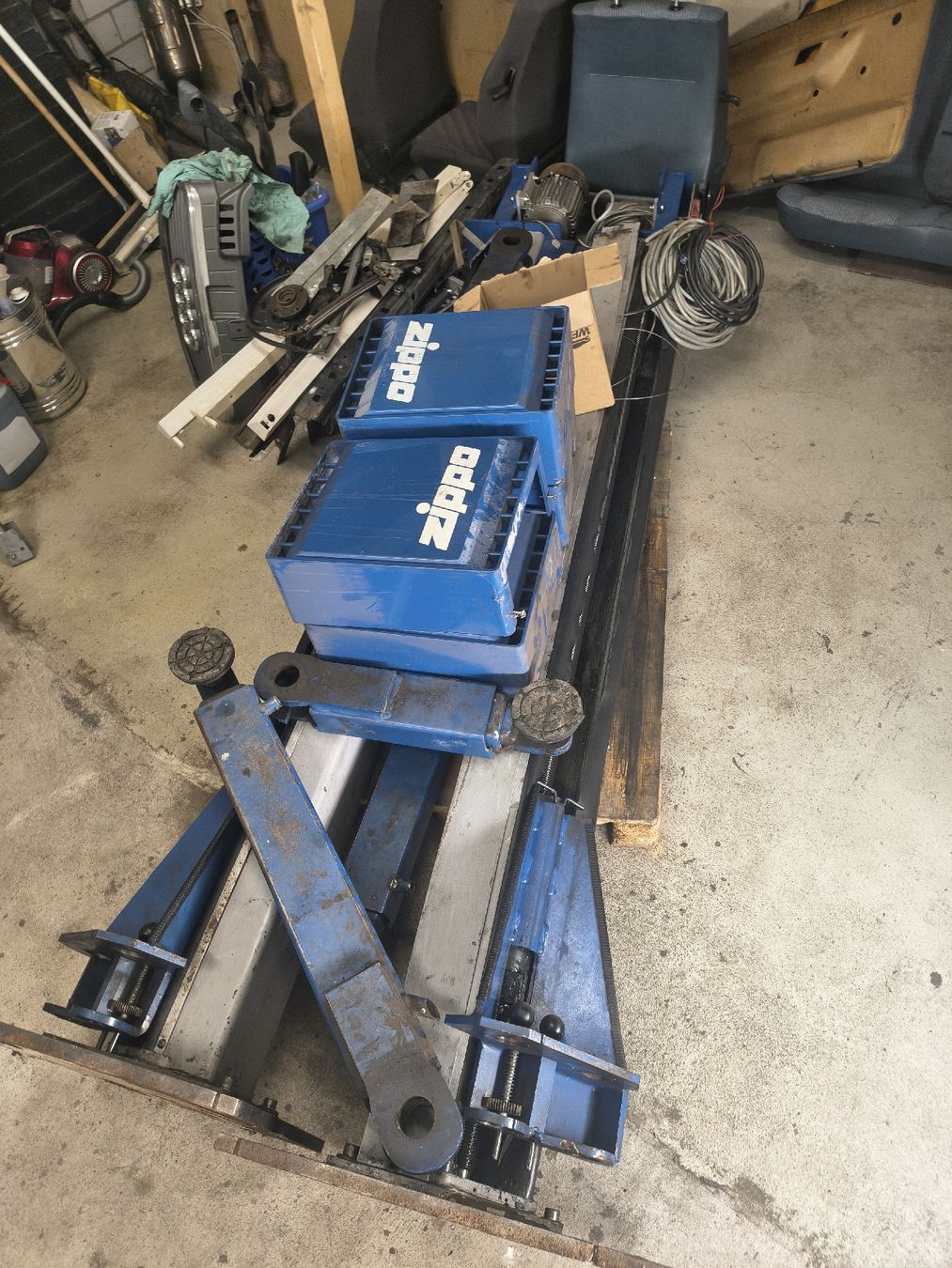 Piattaforme elevatrici & Crick: Zippo Autolift 3200Kg – Usato da Frauenfeld venduto da hallloo