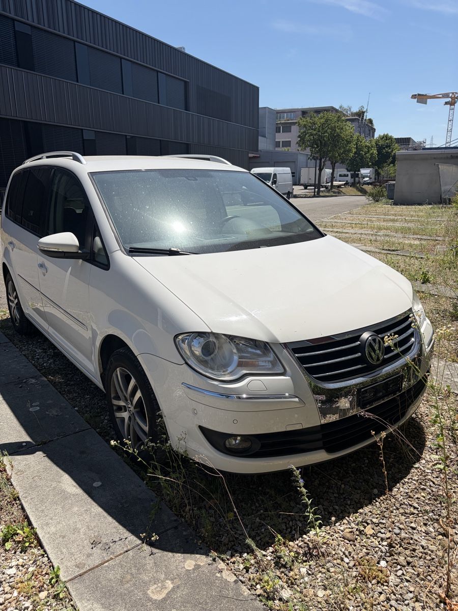 VW Autos: VW Touran 1.4 TSI Limousine – Defekt aus Lyss von Kica1