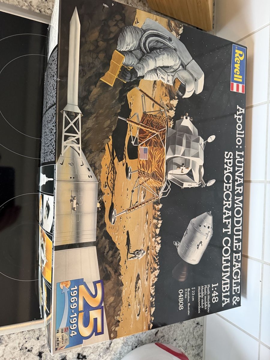 Revell Kit di modellismo & Modellini statici: Revell Apollo Lunar Module Eagle & Spacecraft Columbia 1:48 – Usato da Zürich venduto da sne.swiss 3