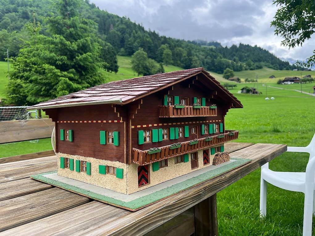 Modellbausätze & Standmodelle: Modelhaus – Gebraucht aus Frutigen von uma_qk2s 1