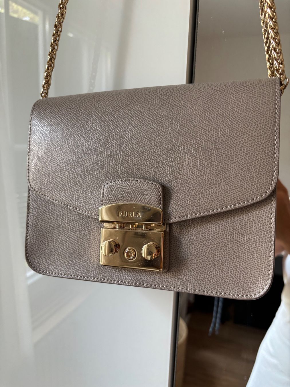 Furla Taschen für Damen: Furla Metropolis Tasche – Gebraucht aus Basel von met_d6zt 1