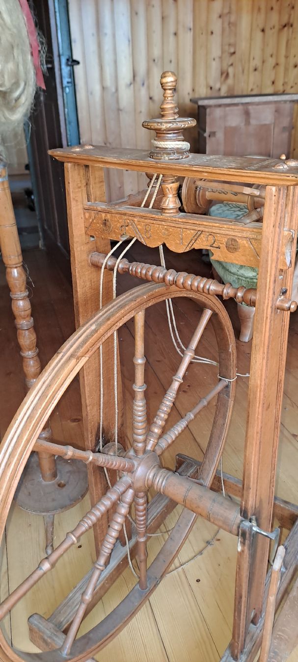 Rouets anciens: Spinnrad – D'occasion à Gelterfingen par morice06 1