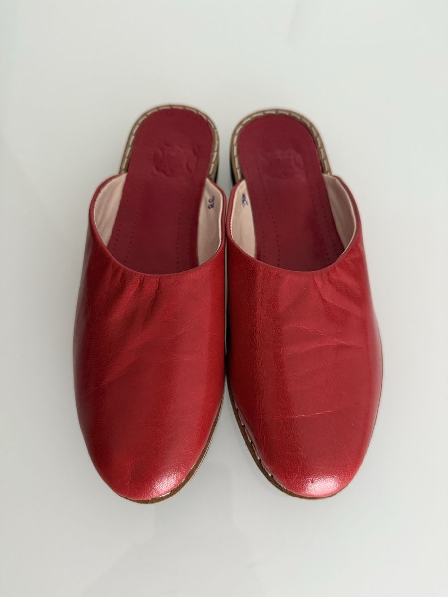Scarpe da donna: NEW Handmade Red Leather Slippers Mules Babouche – Nuovo (secondo la descrizione) da Thalwil venduto da perulina 1
