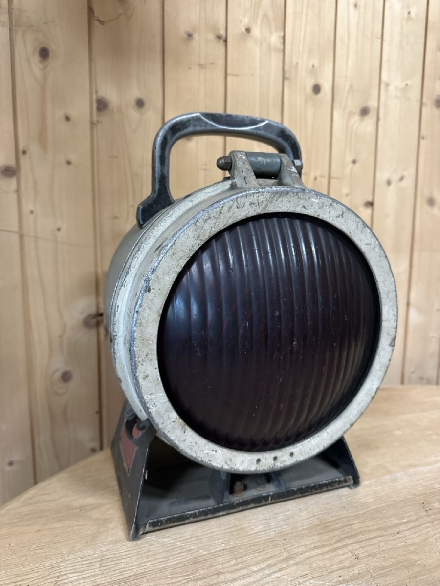 Lampade: Bahnlampe SNCF antik – Usato da Baar venduto da Hillsboro
