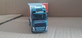 HERPA. VOLVO FH 6X2/4. TRANSPORT PLANZER. FRIGO. 1:87.CH.