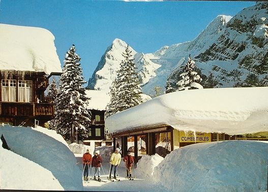 Cartoline postali: MÜRREN Dorfstrasse mit Skifahrer – Nuovo (secondo la descrizione) da Jona venduto da philajona