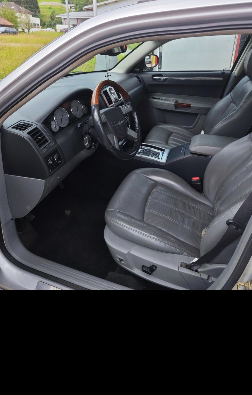 Chrysler Automobili: Chrysler 300c AWD 5.7 Hemi mit MFK – Usato da Fruthwilen venduto da JanLoew95 3