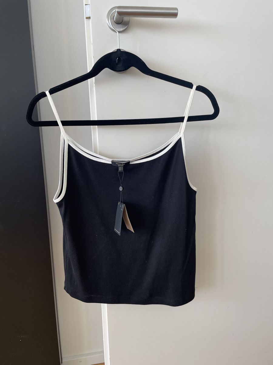 Massimo Dutti Tops: black Massimo Dutti top – Neu und originalverpackt aus Neuchatel von shi_9fzw