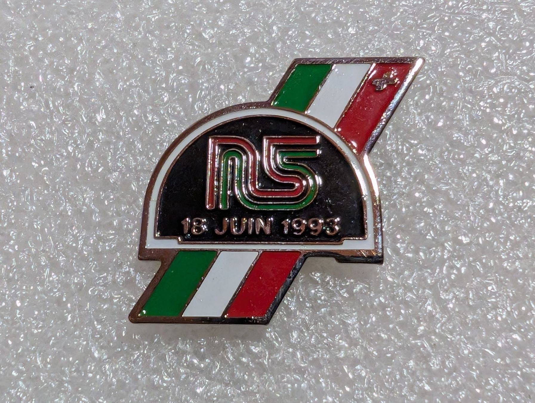 Plaquettes & Badges: Ansteckpin 256: – D'occasion à Oppligen par Pin-Fall-Shop