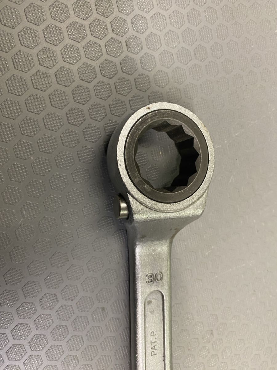 Alle Werkzeuge: Ratschen Ringmaulschlüssel 30/32 – Gebraucht aus Wabern von HK-Design 3