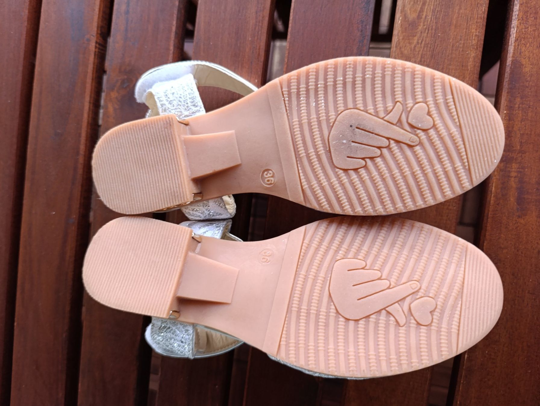 Scarpe per ragazze: Mädchen Festliche Silber Sandalen, Gr. 36 NEU – Nuovo e nell'imballaggio originale da Zürich venduto da mir_2kjl 6