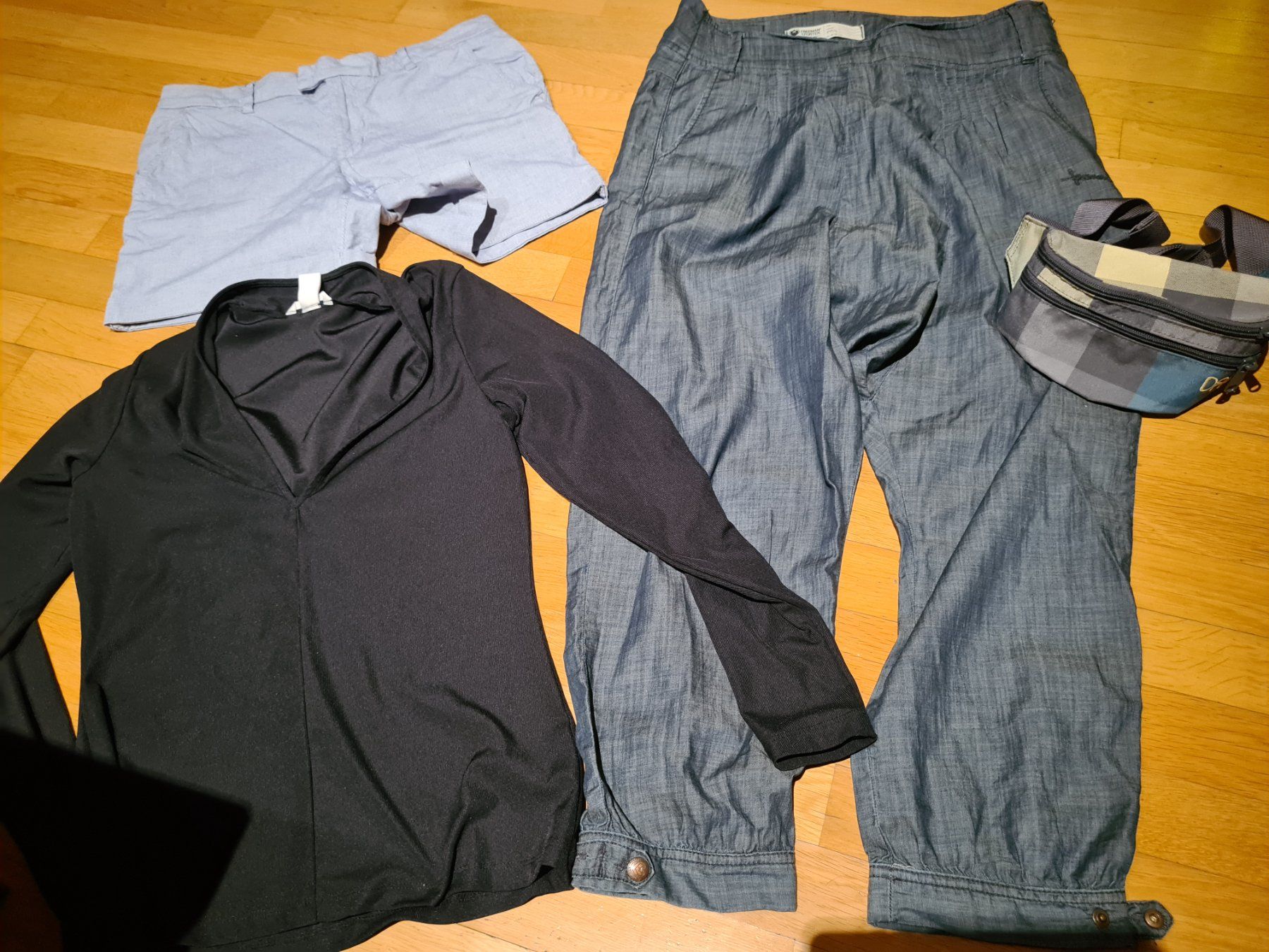 Lotti di vestiti: 4 mega coole Teile gr.M – Usato da Ferden venduto da jemyce