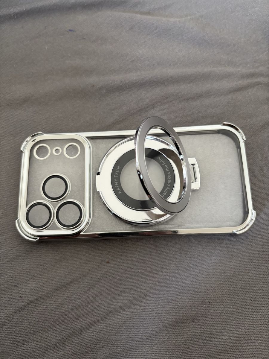 Apple Coques & Protection écran: iPhone 17 Hülle  – Neuf avec emballage d'origine à Bern par kri_y8h8 1