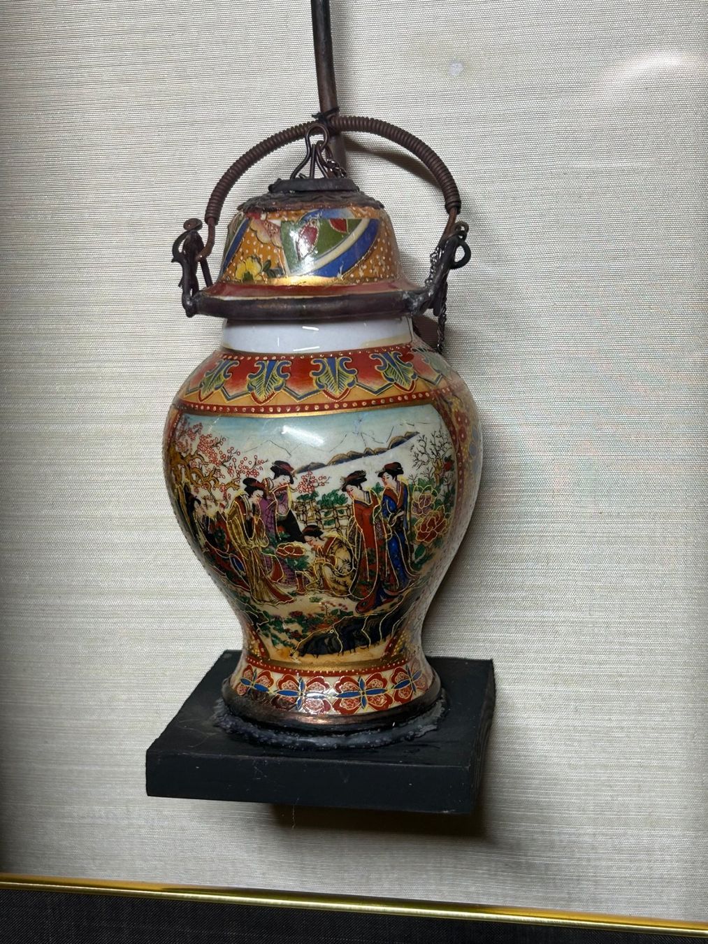 Sculture & Statue: Schaukasten / Gablote / Vitrine mit Opiumpfeife – Usato da Rocourt venduto da Vijay02 5