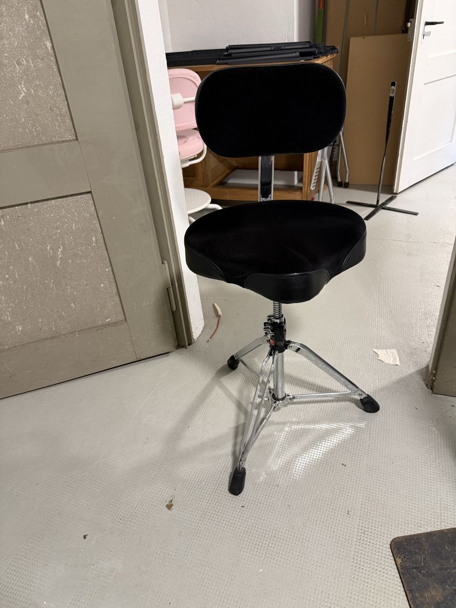 Sedie: Drummer Stuhl mit Rückenlehne – Usato da Burgdorf venduto da kla_r5tf