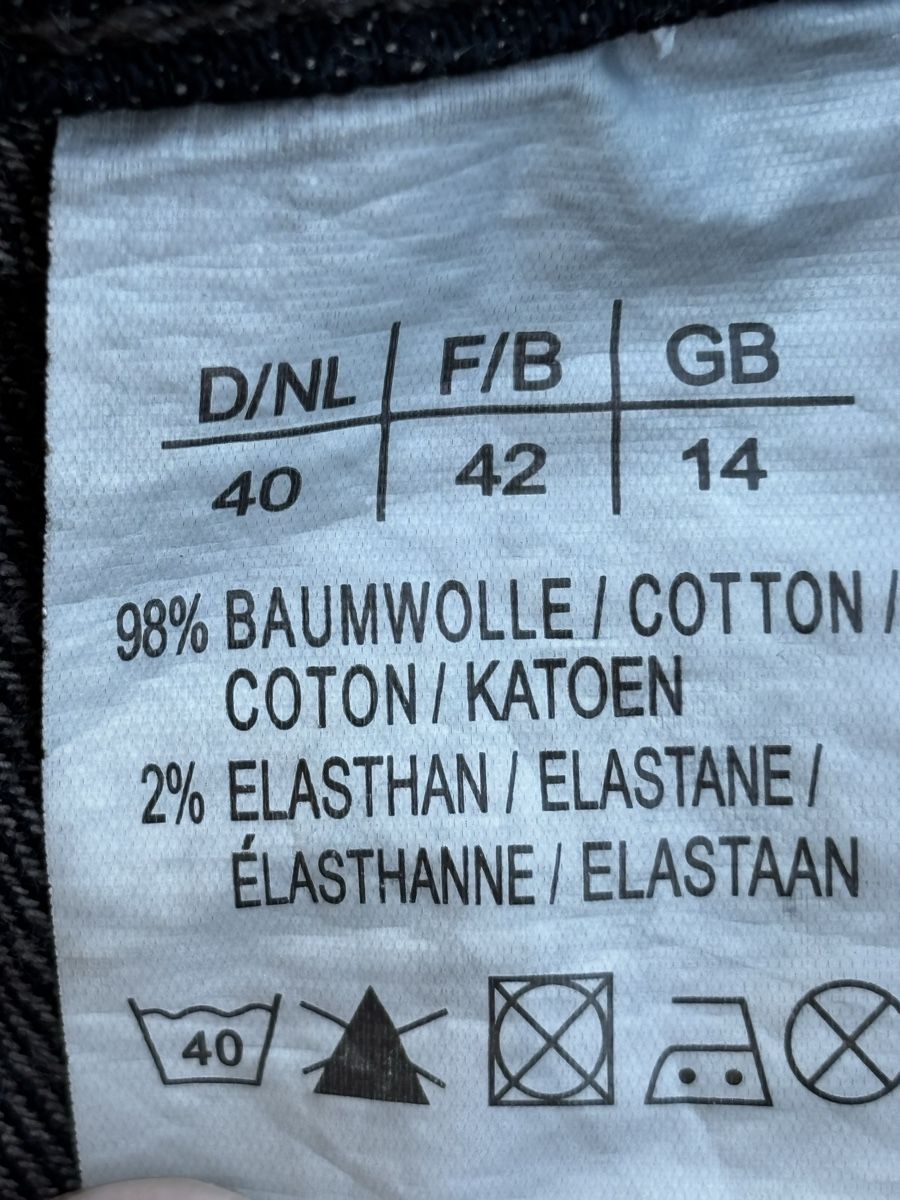 Jeans: Kurze Jeanshosen – Usato da Walterswil SO venduto da Sunshineyupi 2