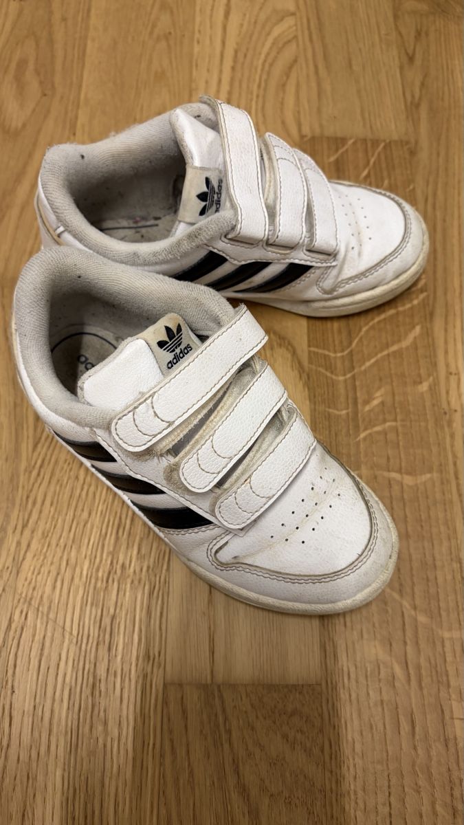 Adidas Scarpe per ragazzi: Adidas Gr. 30 – Usato da Frauenkappelen venduto da SSCN01