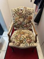 Antiker Goblin-Sessel mit Rosenmuster - Vintage Charme