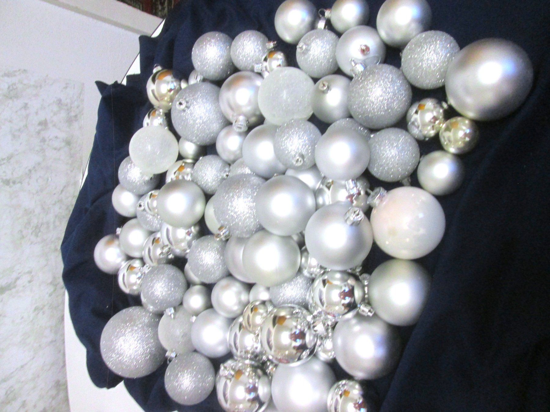 Tutte le decorazioni: 88 Kunststoffkugeln – Usato da Sementina venduto da babucia 1