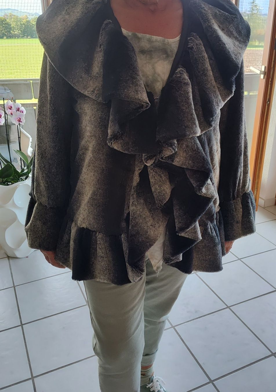 Giacche: Elegante Damenjacke – Usato da Uttigen venduto da Casino10 3