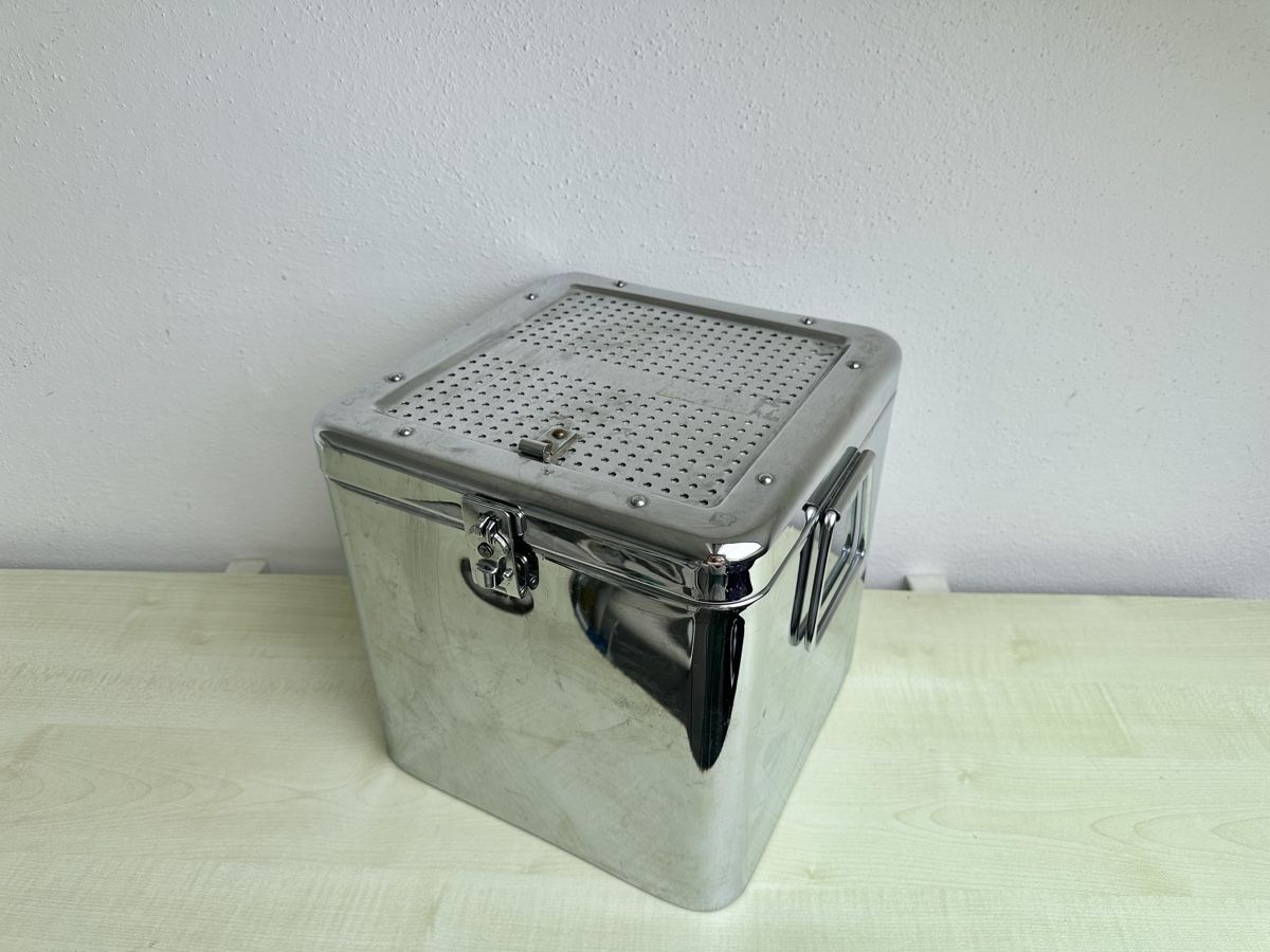 Baby-Mahlzeiten: Vintage Sterilisations Kasten – Gebraucht aus Zürich von Kat_5557 1