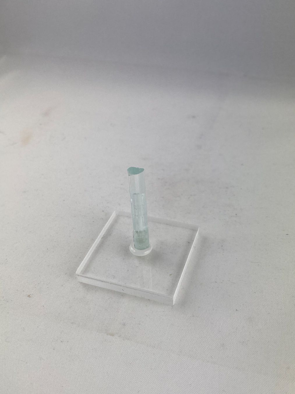 Minerali & Pietre curative: Aquamarine 0.6cm 0.5cm 3.6cm 3g – Usato da Schinznach Bad venduto da Prosperos 6