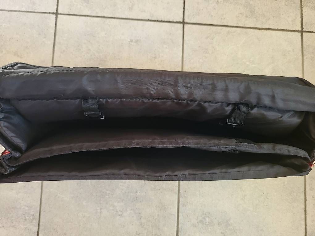 Koffer & Taschen: Tasche für Laptop, Schule oder Akten – Gebraucht aus Andwil SG von 3264walter 2
