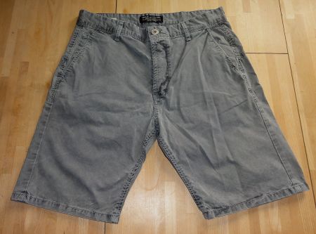 Schöne kurze Hose von Jack & Jones - Grösse M (eher kleiner)