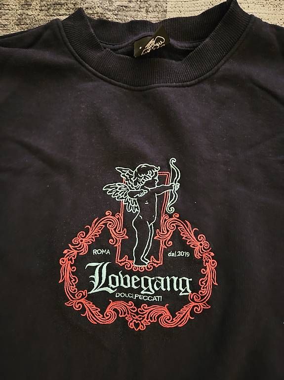 Pullover & Sweatshirts: Pullover LOVEGANG – Gebraucht aus Dottikon von damianolucia98 1