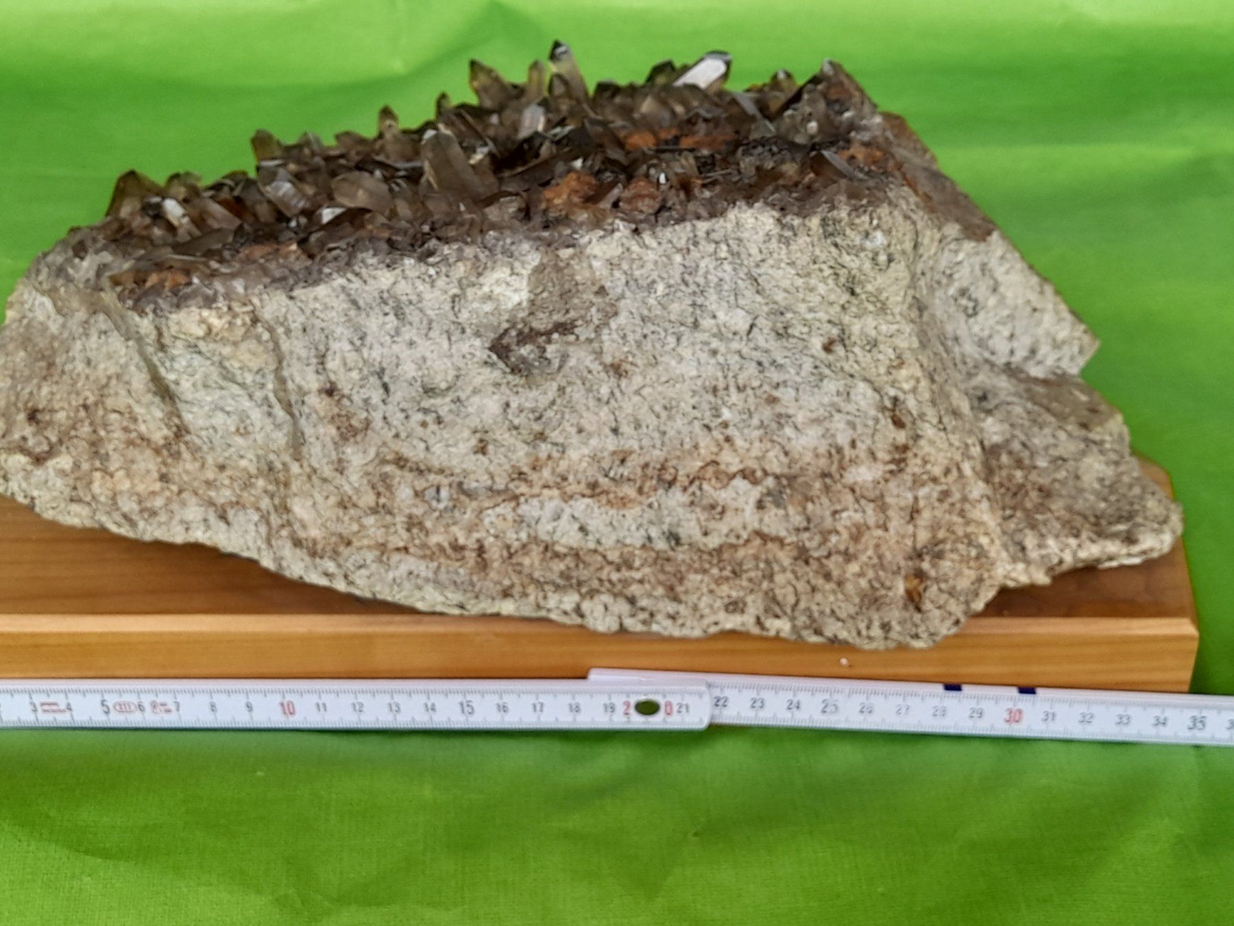 Minerali & Pietre curative: Bergkristall/Rauchquarz-Stufe gross – Usato da Aeschi b.Spiez venduto da 52_wochen 5